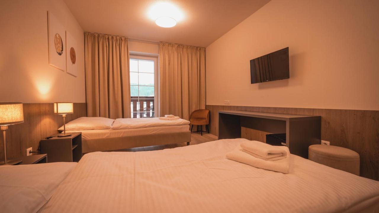 Wellness Penzion Smerdzonka - Kupele Pieniny เจร์เวนี คลาชตอร์ ภายนอก รูปภาพ