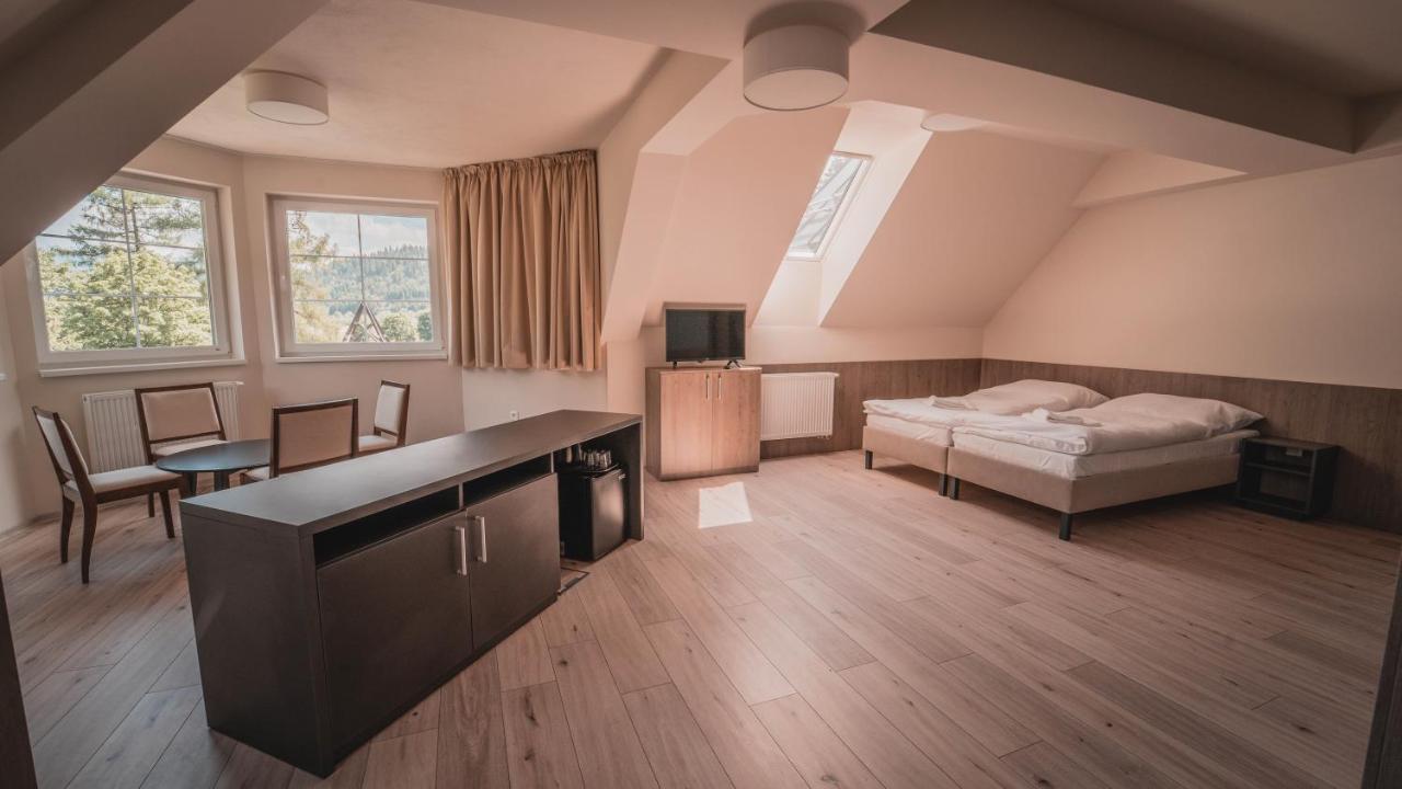Wellness Penzion Smerdzonka - Kupele Pieniny เจร์เวนี คลาชตอร์ ภายนอก รูปภาพ