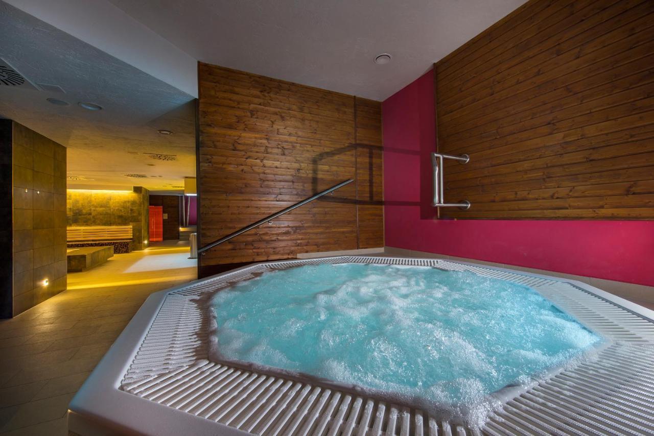Wellness Penzion Smerdzonka - Kupele Pieniny เจร์เวนี คลาชตอร์ ภายนอก รูปภาพ