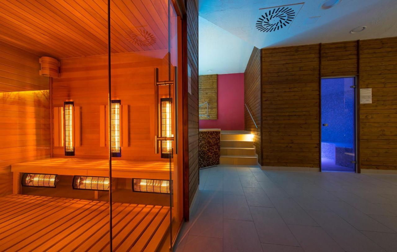 Wellness Penzion Smerdzonka - Kupele Pieniny เจร์เวนี คลาชตอร์ ภายนอก รูปภาพ