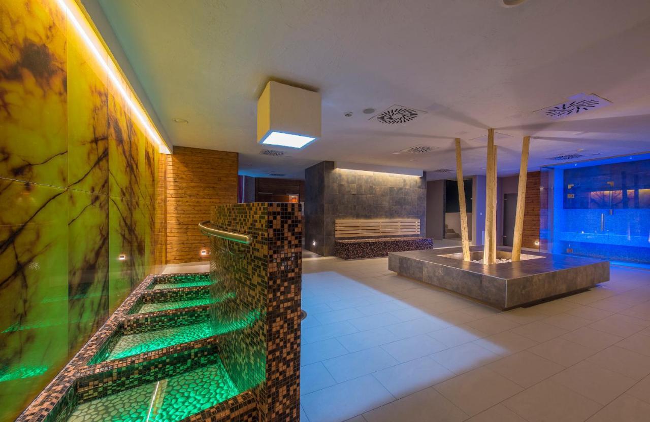 Wellness Penzion Smerdzonka - Kupele Pieniny เจร์เวนี คลาชตอร์ ภายนอก รูปภาพ