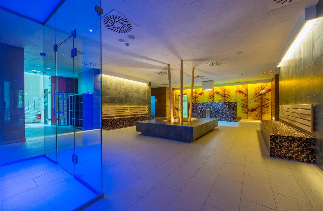 Wellness Penzion Smerdzonka - Kupele Pieniny เจร์เวนี คลาชตอร์ ภายนอก รูปภาพ